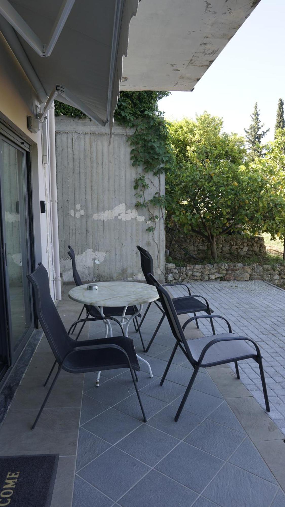 Romanos Patras Studio Экстерьер фото